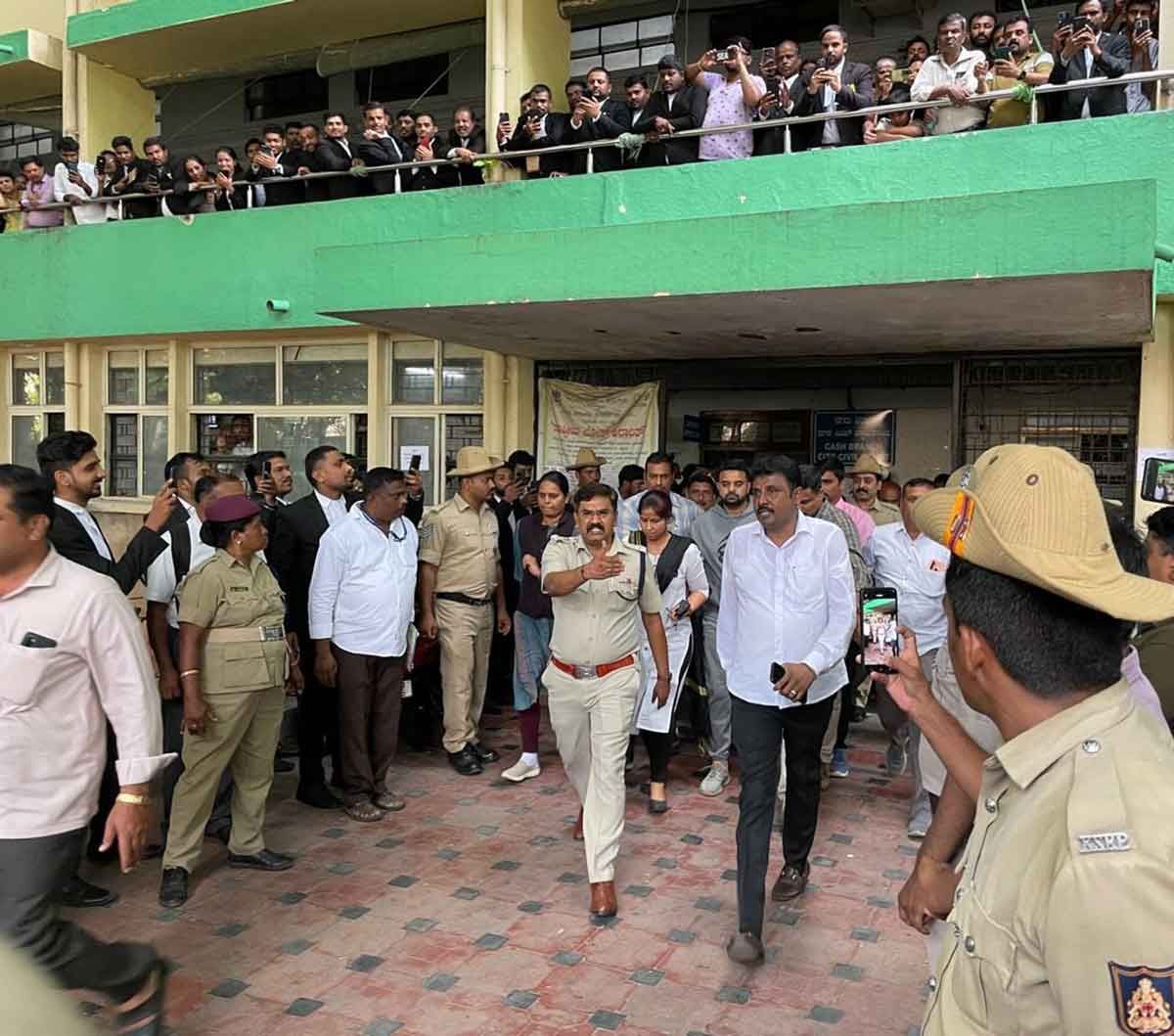 Hassan MP Prajwal Revanna Produced in Court After Medical Examination; Bengaluru Court Sends Prajwal Revanna to SIT Custody till June 6